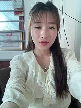 Snapshot of oneyou_400 chatting on May 17, 2026, 12:52 am oneyou 400 online show from May 17, 2026, 12:52 am