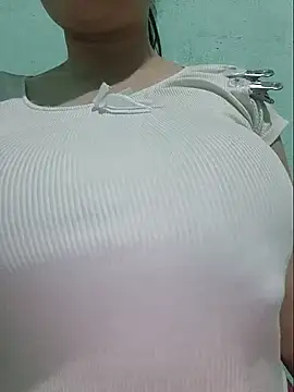 Shiny Babe online show from June 1, 2026, 4:14 am
