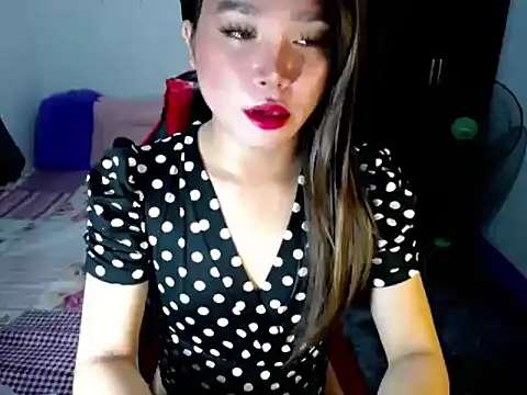 Urassiansweetcummer online show from October 22, 2025, 1:50 am