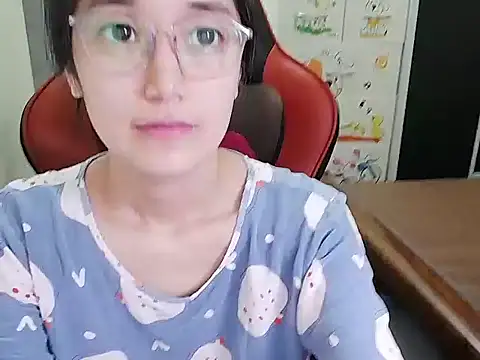 Shulee21 online show from September 15, 2025, 2:22 am