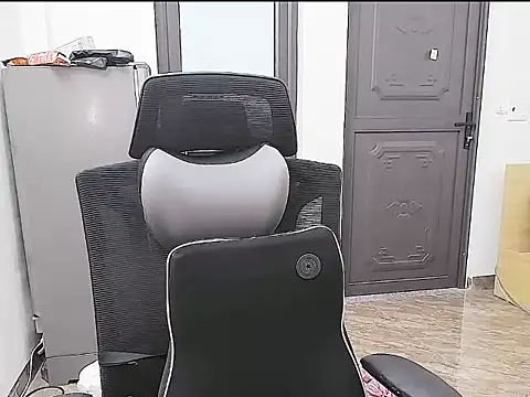 Shulee21 online show from October 13, 2025, 2:33 am