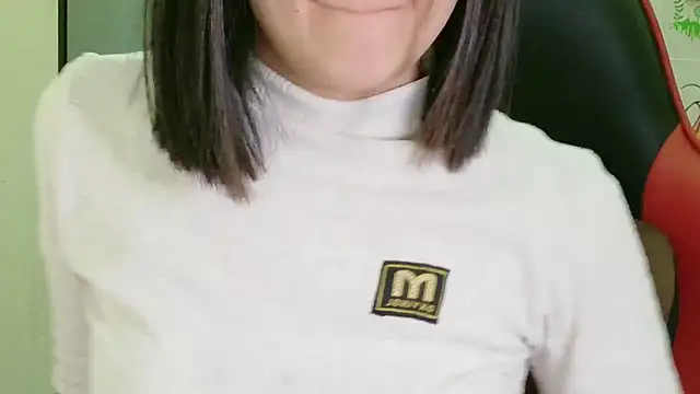 Shulee21 online show from November 14, 2025, 1:48 am