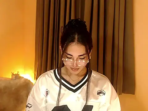 Snapshot of magnificent_kitana chatting on September 20, 2025, 8:15 am magnificent kitana online show from September 20, 2025, 8:15 am