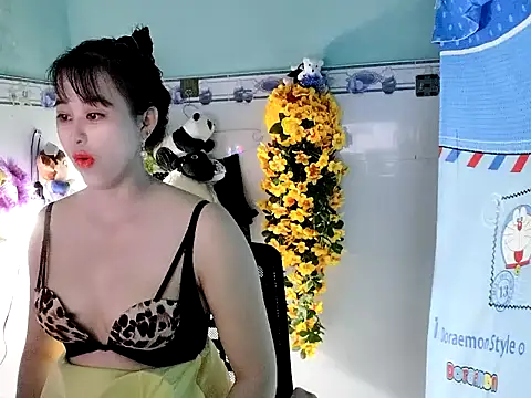 emgaixinhngoan online show from September 10, 2025, 2:33 am