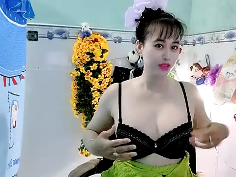 emgaixinhngoan online show from October 1, 2025, 3:45 am