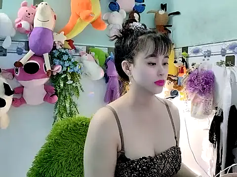 emgaixinhngoan online show from October 16, 2025, 4:13 am