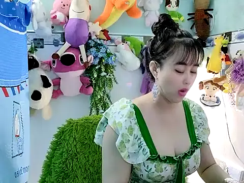 emgaixinhngoan online show from October 19, 2025, 12:39 pm