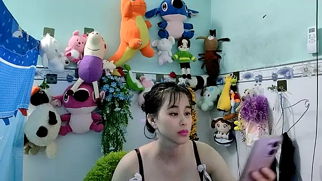 emgaixinhngoan online show from October 22, 2025, 6:02 am