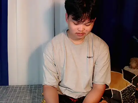 Reynelcock online show from October 22, 2025, 4:40 pm