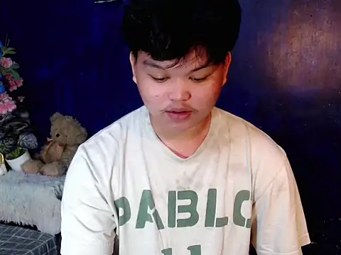 Reynelcock online show from April 10, 2026, 12:32 pm