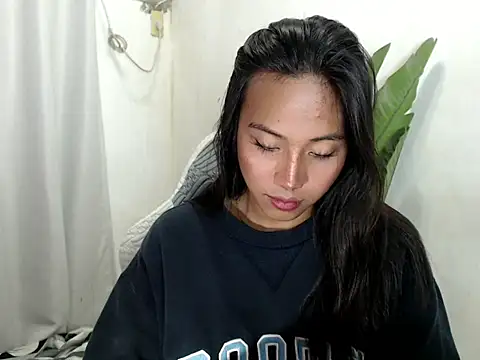 Snapshot of sweetiie_caren chatting on May 3, 2026, 4:51 am sweetiie caren online show from May 3, 2026, 4:51 am