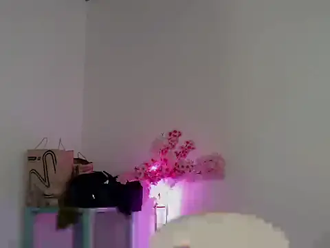 Maxine Sucks online show from December 4, 2025, 5:17 am