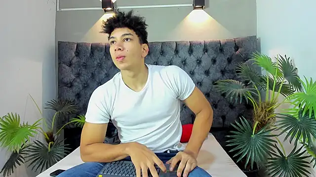 ALAN REDINGER online show from December 1, 2025, 1:49 pm