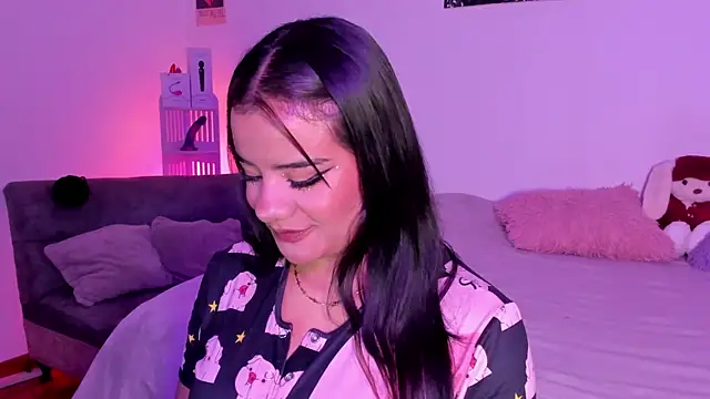 Snapshot of Shophie_thoopson chatting on June 16, 2026, 2:58 am Shophie thoopson online show from June 16, 2026, 2:58 am