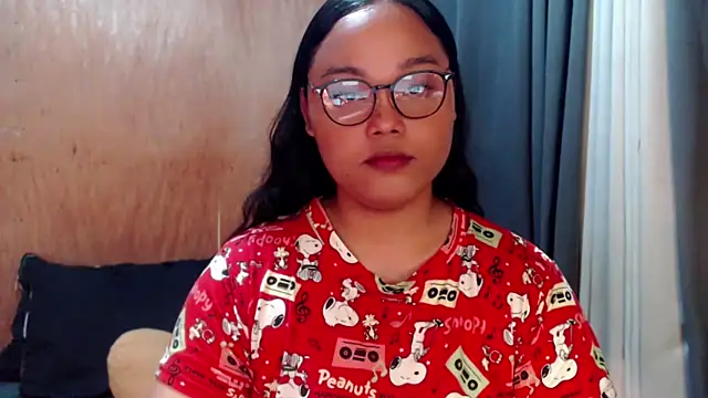  Lylia online show from October 6, 2025, 5:49 am