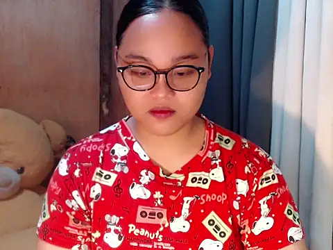  Lylia online show from November 14, 2025, 10:51 pm