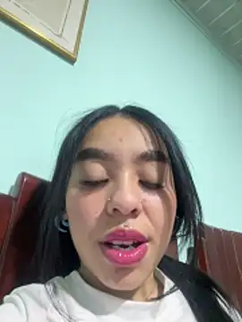 Snapshot of Xiiki chatting on May 10, 2026, 2:06 am Xiiki online show from May 10, 2026, 2:06 am