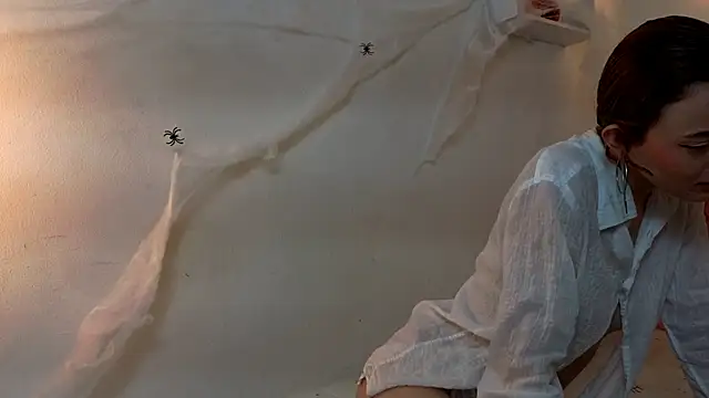 Kyra Honey online show from October 29, 2025, 8:21 pm