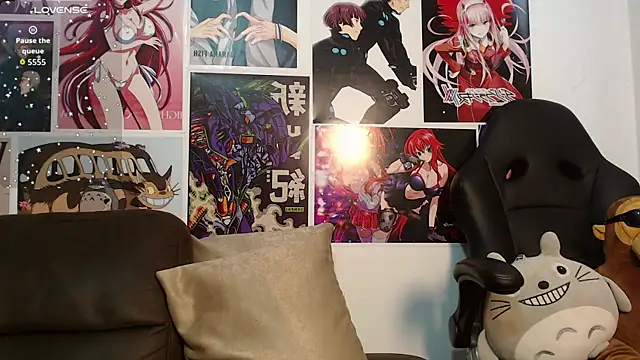 Cleogh  online show from September 24, 2025, 8:23 pm