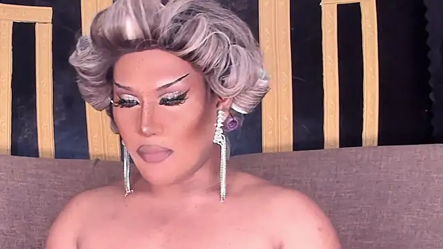 Snapshot of MistressDuhara chatting on January 10, 2026, 3:52 am MistressDuhara online show from January 10, 2026, 3:52 am