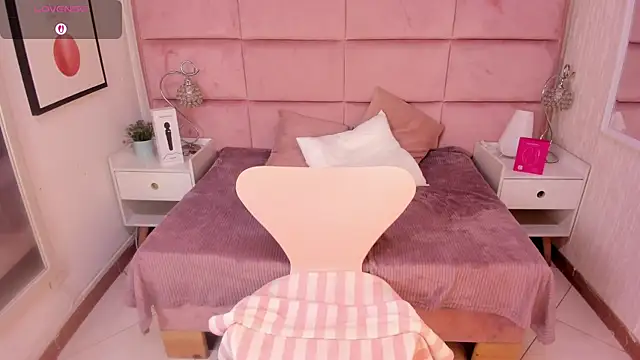 Janah Myers online show from October 1, 2025, 12:44 pm