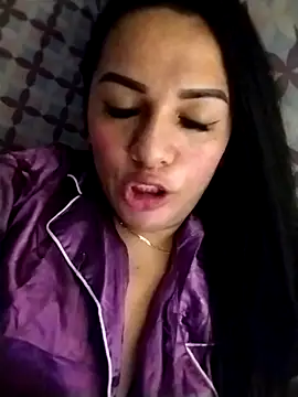 Snapshot of enoria1992 chatting on November 5, 2025, 8:31 pm enoria1992 online show from November 5, 2025, 8:31 pm