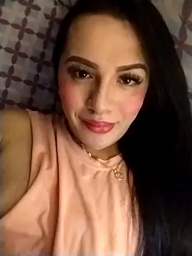 Snapshot of enoria1992 chatting on December 3, 2025, 2:04 pm enoria1992 online show from December 3, 2025, 2:04 pm