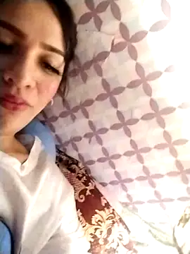 enoria1992 online show from April 21, 2026, 2:51 am