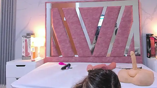 Snapshot of Wonderkloe_ chatting on February 3, 2026, 7:30 pm Wonderkloe online show from February 3, 2026, 7:30 pm