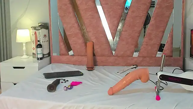 Snapshot of Wonderkloe_ chatting on February 11, 2026, 8:03 pm Wonderkloe online show from February 11, 2026, 8:03 pm