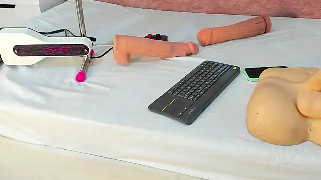 Snapshot of Wonderkloe_ chatting on February 12, 2026, 7:31 pm Wonderkloe online show from February 12, 2026, 7:31 pm