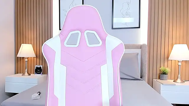 megan bigboobs  online show from February 15, 2026, 12:36 pm