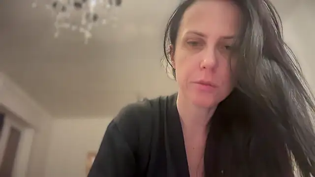 Lola245 online show from November 5, 2025, 6:19 pm