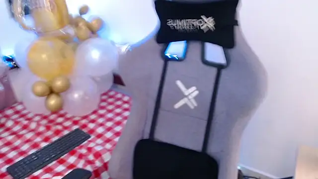 Luna-Gomez online show from October 2, 2025, 1:29 pm