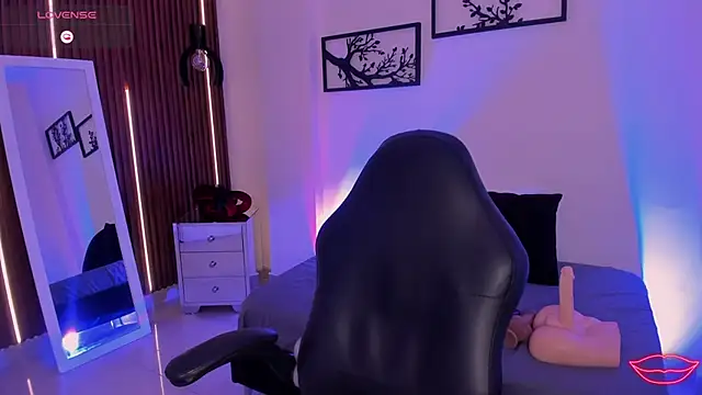 Miiaa jones online show from February 9, 2026, 12:31 pm