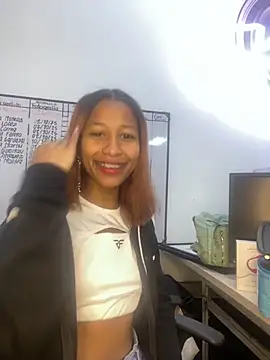 LorenBeiker- online show from October 7, 2025, 12:02 pm