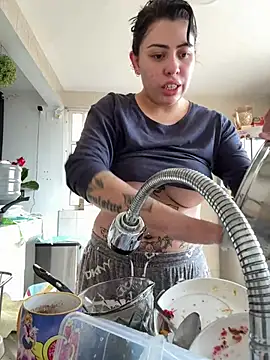 Snapshot of Draculona-666 chatting on January 18, 2026, 8:45 pm Draculona-666 online show from January 18, 2026, 8:45 pm