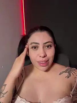 Snapshot of Draculona-666 chatting on May 14, 2026, 4:08 am Draculona-666 online show from May 14, 2026, 4:08 am
