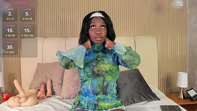 estefanyy  online show from January 17, 2026, 4:06 am