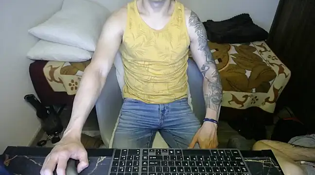 bossking017 online show from February 6, 2025, 3:48 am