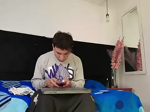 Thonixxx mr online show from March 12, 2026, 3:34 am