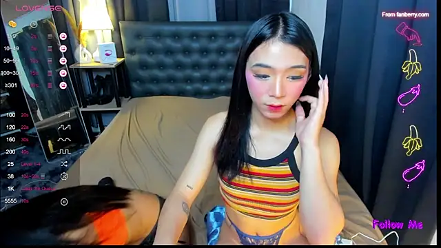 Kyliejennings online show from November 10, 2025, 8:24 am