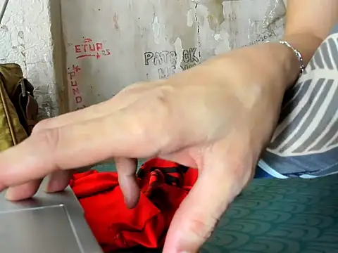 Snapshot of manilafoxts chatting on January 15, 2026, 1:32 am manilafoxts online show from January 15, 2026, 1:32 am