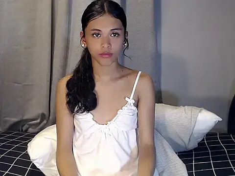 Snapshot of urcurlydiva chatting on January 6, 2026, 4:05 am urcurlydiva online show from January 6, 2026, 4:05 am