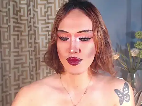 AleinaCroft online show from April 24, 2026, 12:18 pm