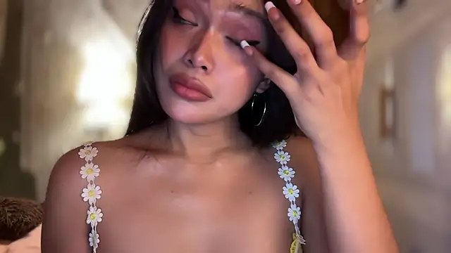 Yourbaby angelx online show from April 5, 2026, 5:26 am