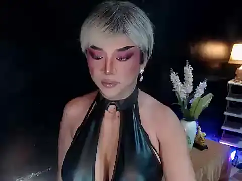 xAuroraRobinsx online show from May 14, 2026, 6:15 pm