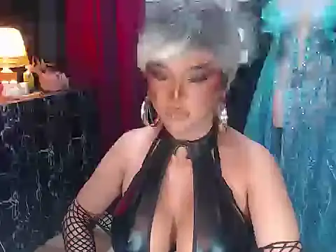 xAuroraRobinsx online show from June 16, 2026, 11:35 am