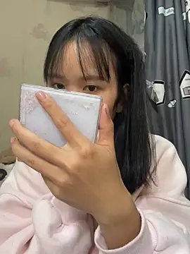 Daisy018 online show from September 9, 2025, 3:17 am