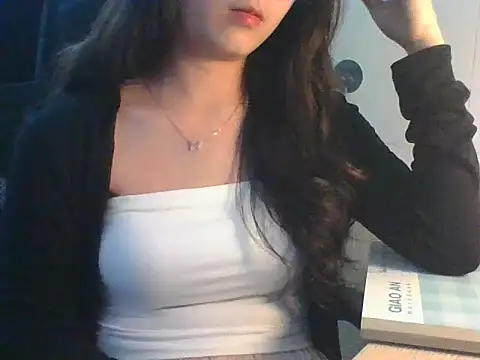 Linzly online show from October 25, 2025, 5:08 pm